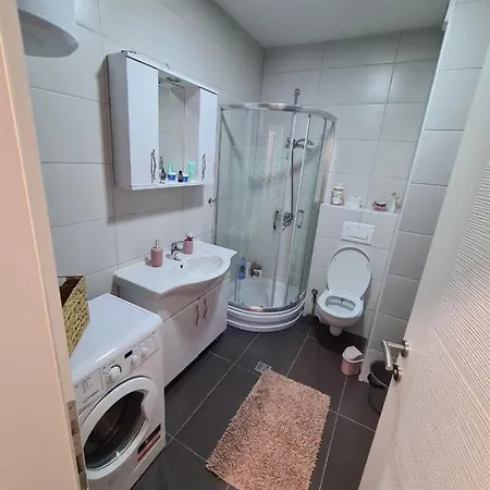 Blue Lagoon Apartment *